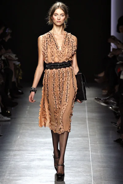 Look 25
